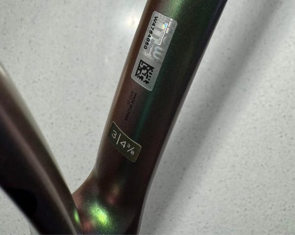 Wilson Blade v8 305gr 18x20 Grip 3 - Image 3