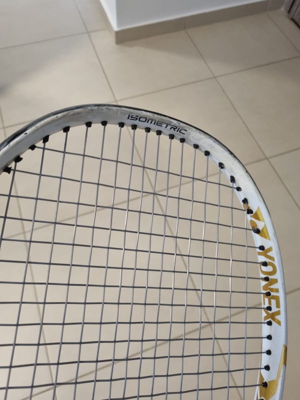 Yonex e-zone 300g Naomi Osaka Version - Image 4