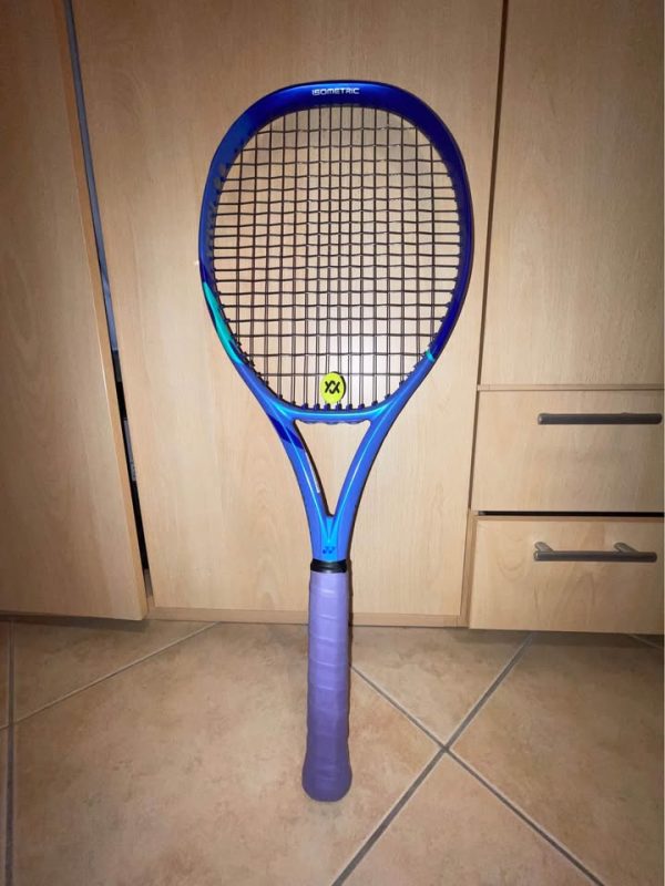 Yonex ezone 100