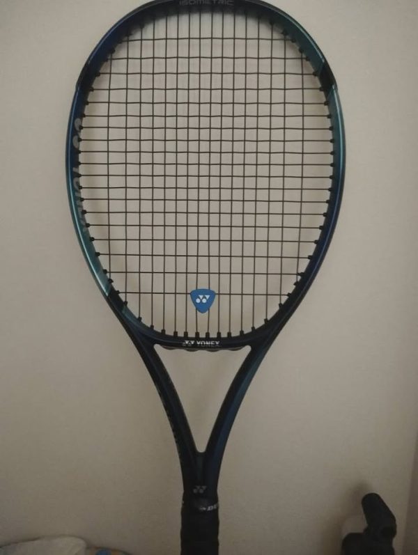 1 Yonex EZone 98 Grip 2 - Image 3