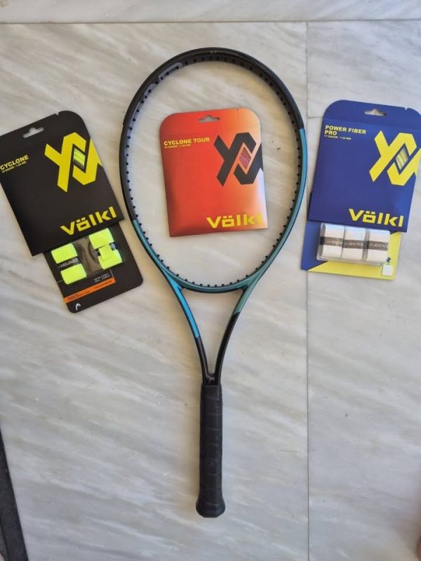 Head Gravity Mp 2025   
Λαβή L3
Βάρος 295 gr.
Καινούργια,αχρησιμοποίητη!!!