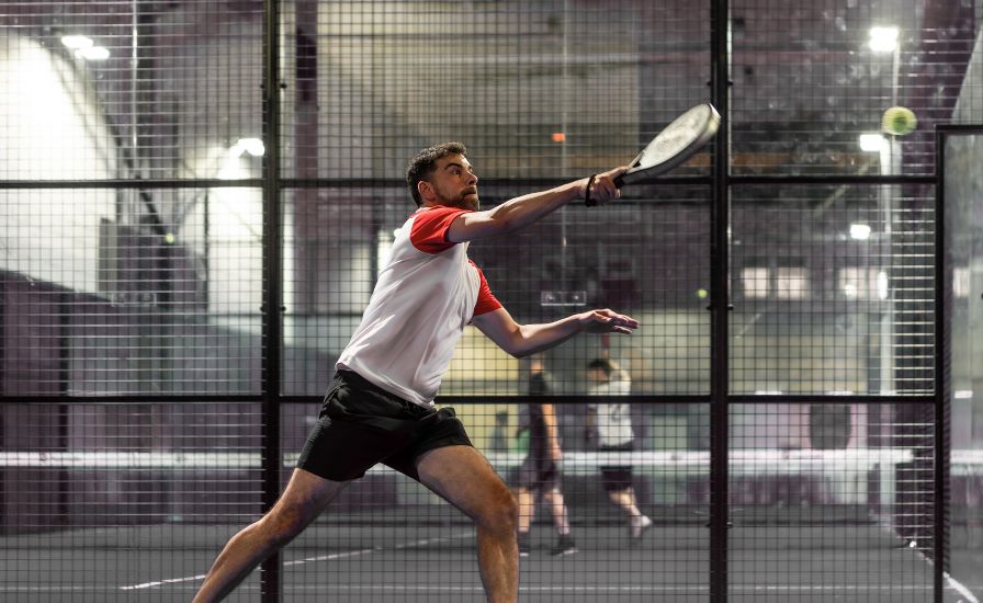 Πυρετός του padel: 5 σημάδια ότι έχεις κολλήσει για τα καλά