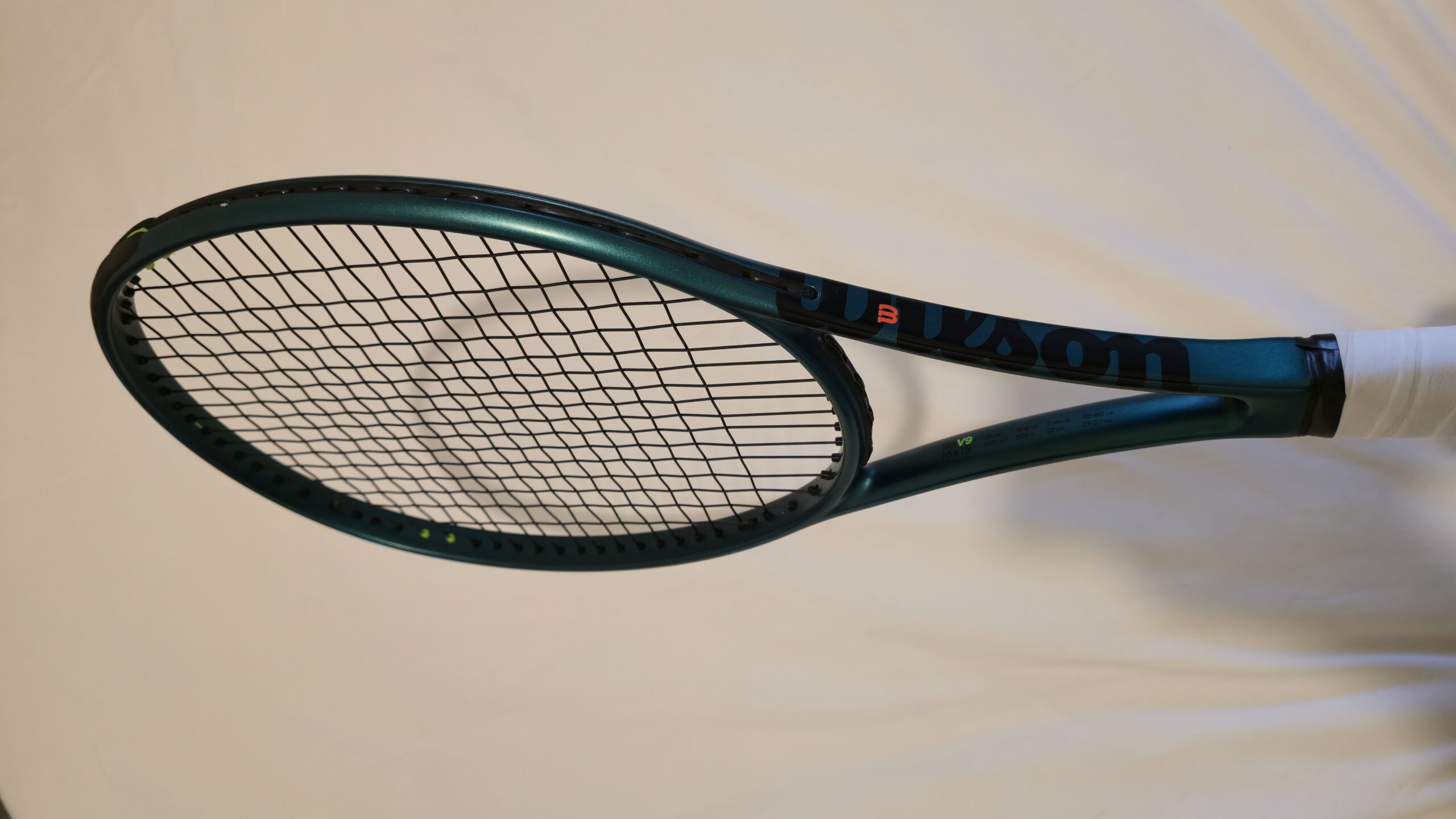 Wilson Blade V9 16x19 2024 - Image 2