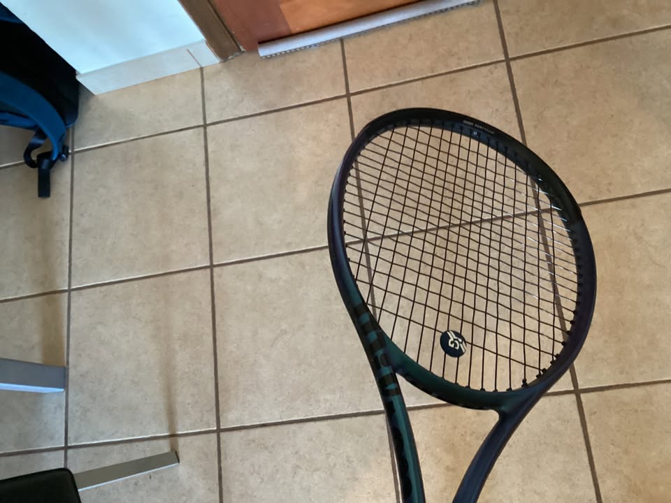 WILSON ULTRA 100 L2 16X19 300g - Image 6
