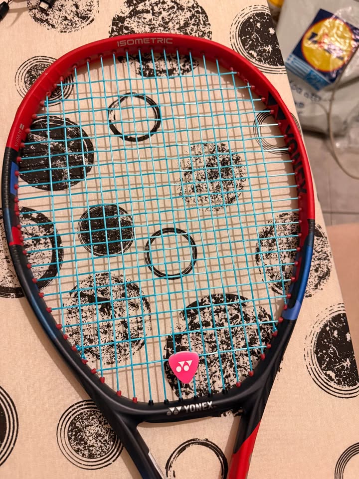 Yonex VCore 95 model 2023 - Image 2
