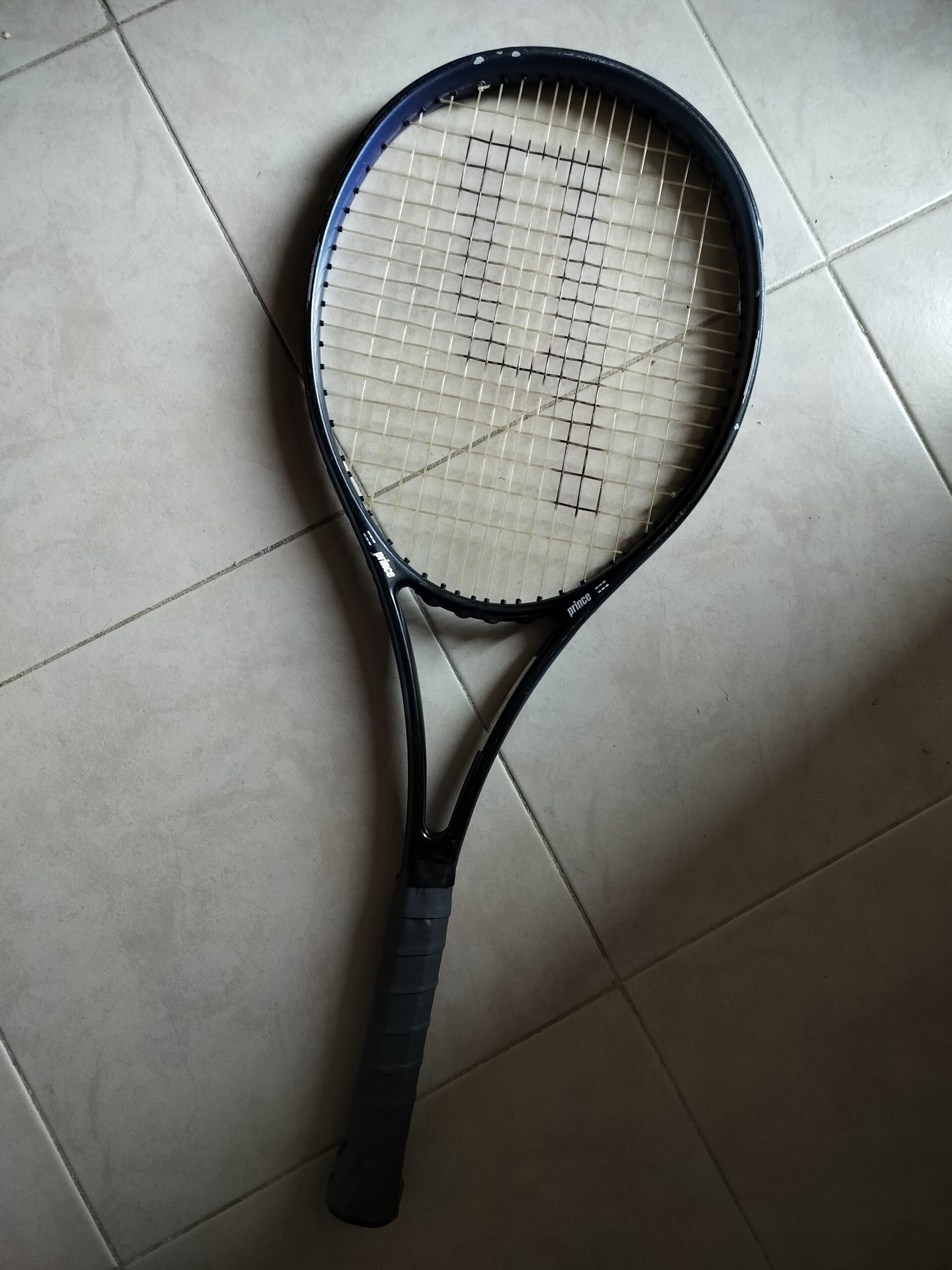 Prince CTS Synergy 28 Mid Plus Ρακέτα + 4 μπαλάκια προπόνησης - Image 4