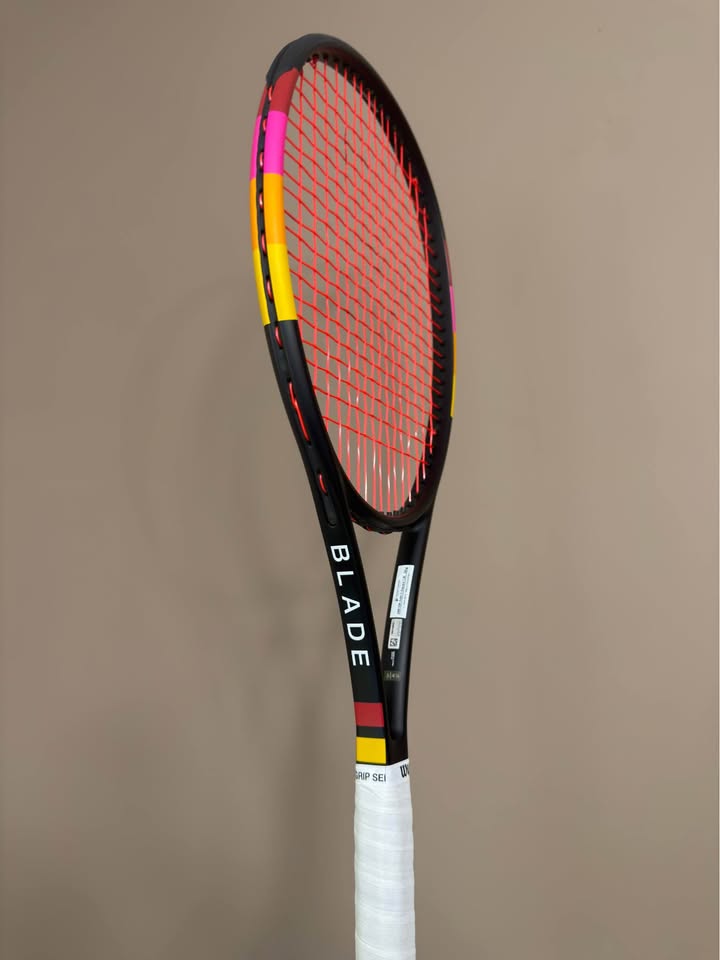 Wilson Blade 98 16x19 V8 - VHS Special Edition - Image 3