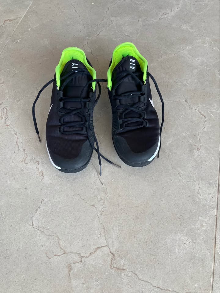 NikeCourt Air Max Wildcard παπούτσια τέννις για μεγάλα παιδιά, Νο 41 (US 8) - Image 2