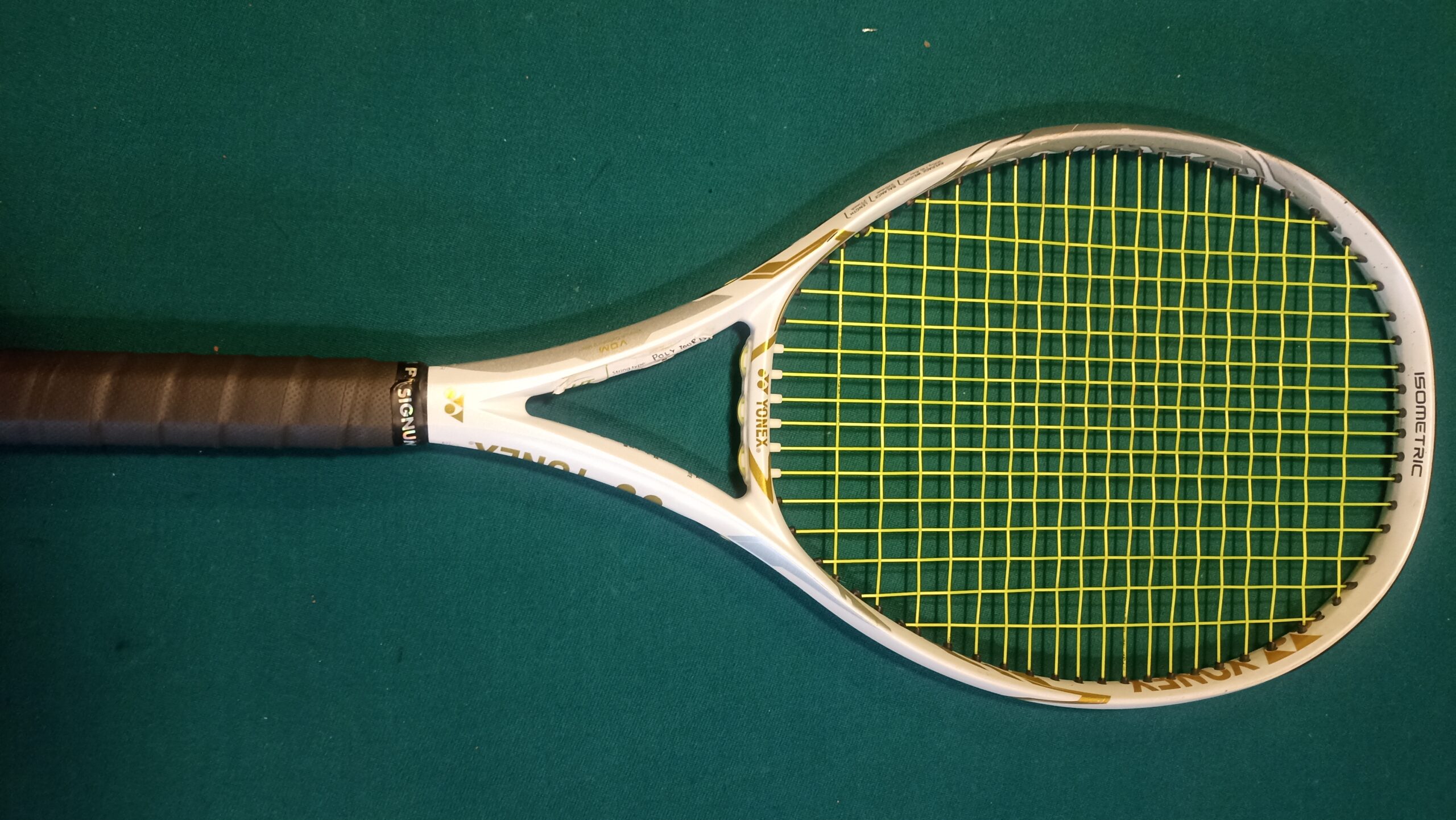 Yonex ezone 300